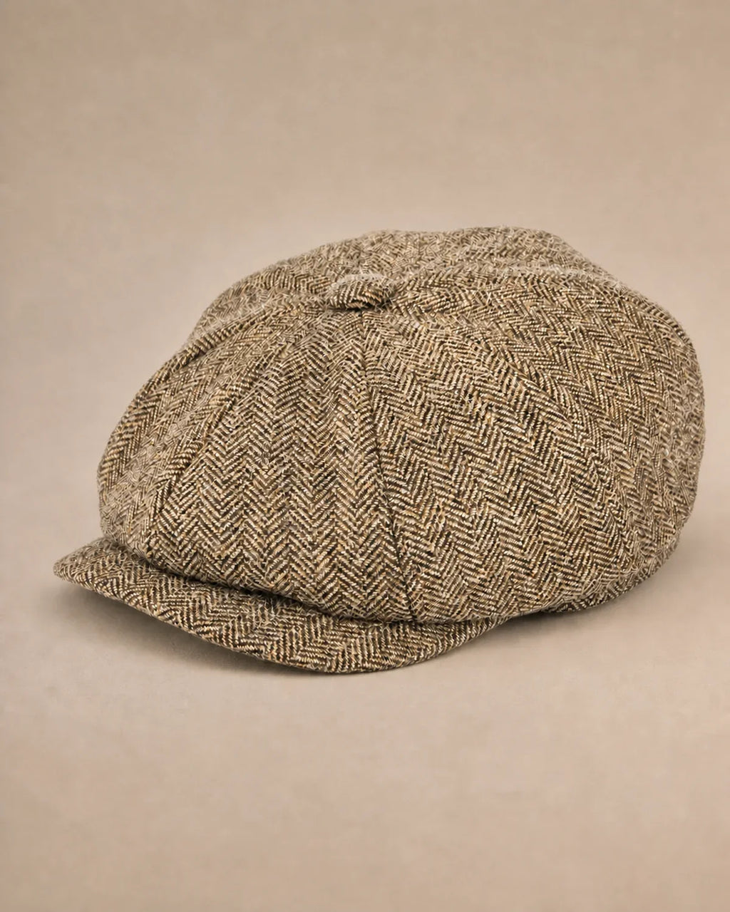 Boina Masculina Italiana Lã Tweed Galway Khaki em fundo neutro