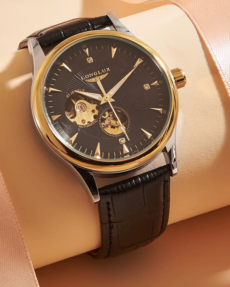 Close frontal do Relógio Masculino Automático Vittorio Black Gold com mostrador skeleton