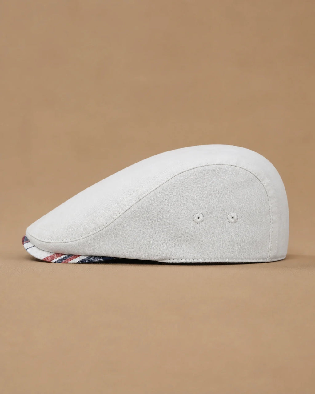Detalhe lateral da Boina Masculina Inglesa Linho Ascot White