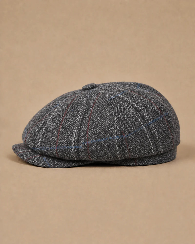 Vista lateral da Boina Galway Plaid Grey em lã tweed