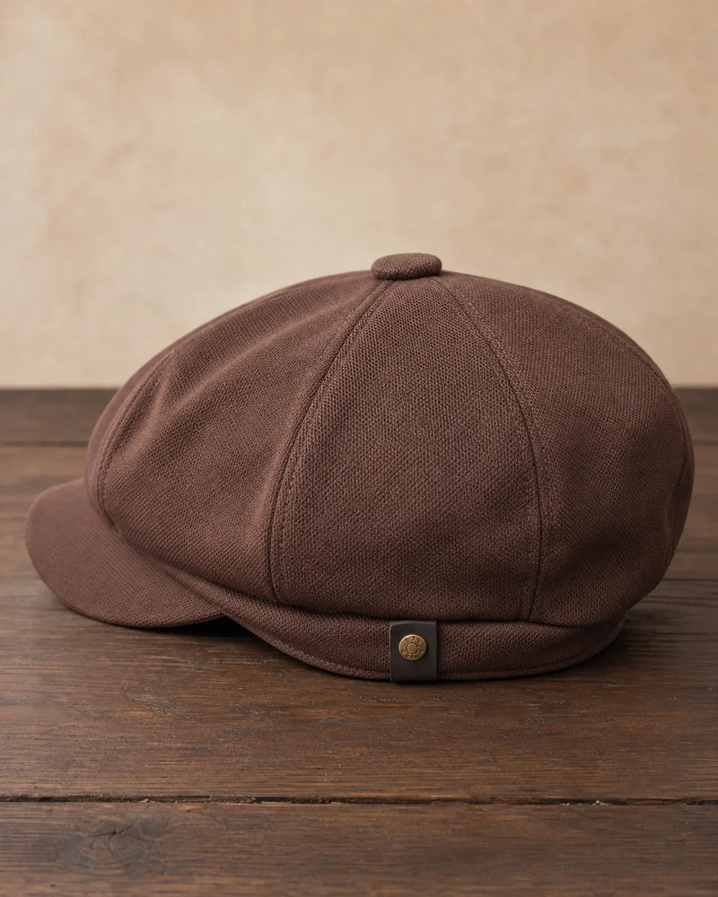 Boina Italiana Masculina Poliéster Marrom – Clássica & Atemporal Cappel detalhe lateral do acabamento e estrutura maleável
