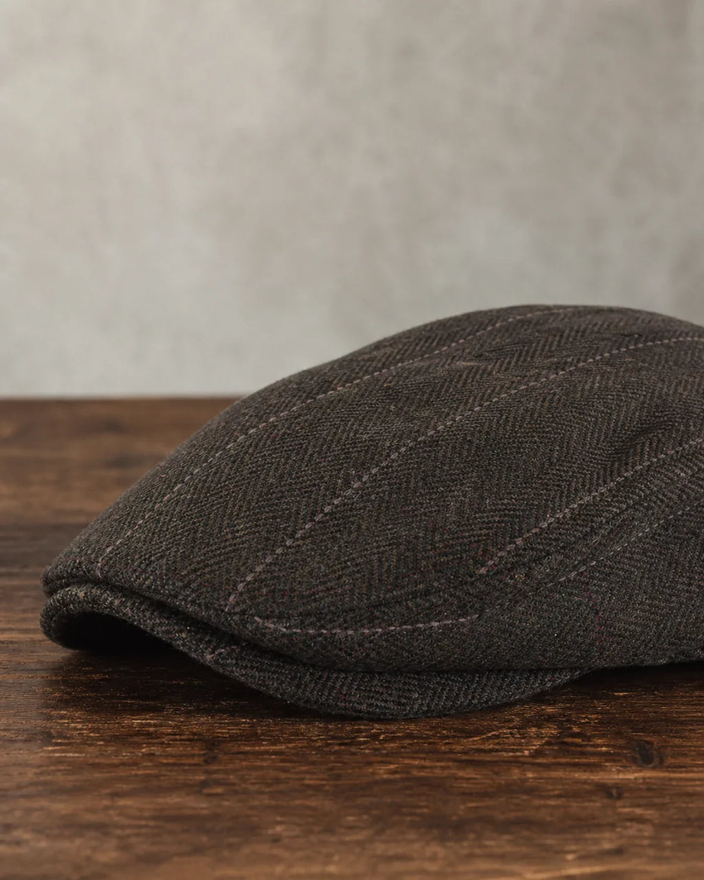 Boina Masculina Inglesa Algodão Brown Cappel detalhe da textura do algodão e costura