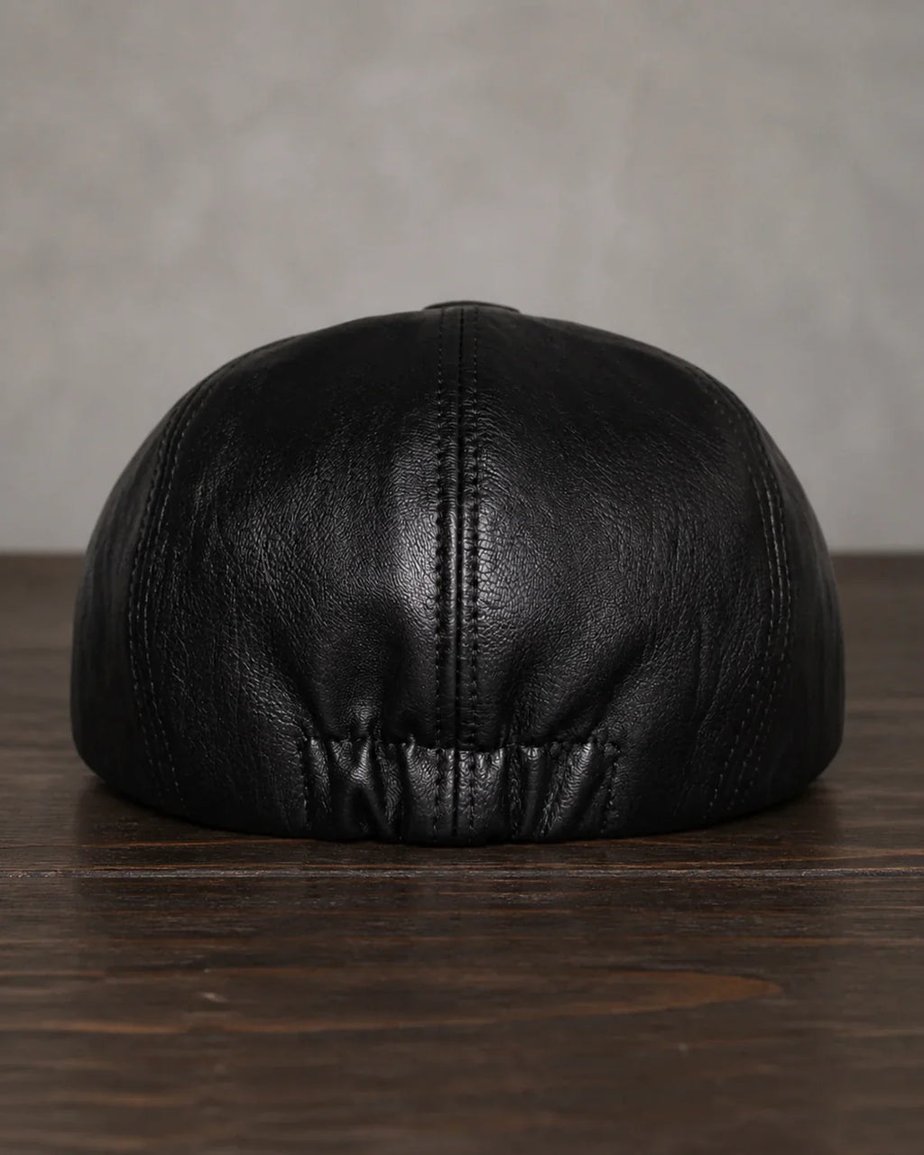 Boina Masculina Italiana Couro Black Cappel detalhe traseiro dos gomos e ajuste