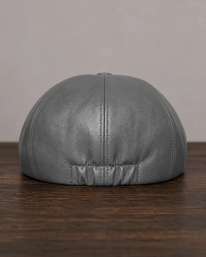 Boina Masculina Italiana Couro Gray Cappel detalhe traseiro dos gomos e ajuste