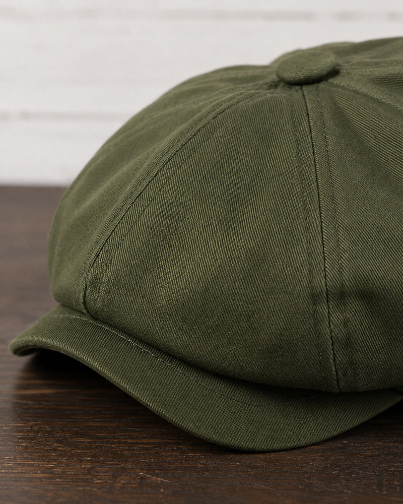 Detalhe da aba e costura da boina masculina italiana Army Green em algodão