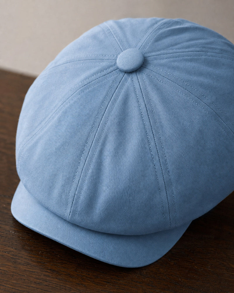 Detalhe do botão superior e gomos da boina masculina italiana Light Blue - Cappel