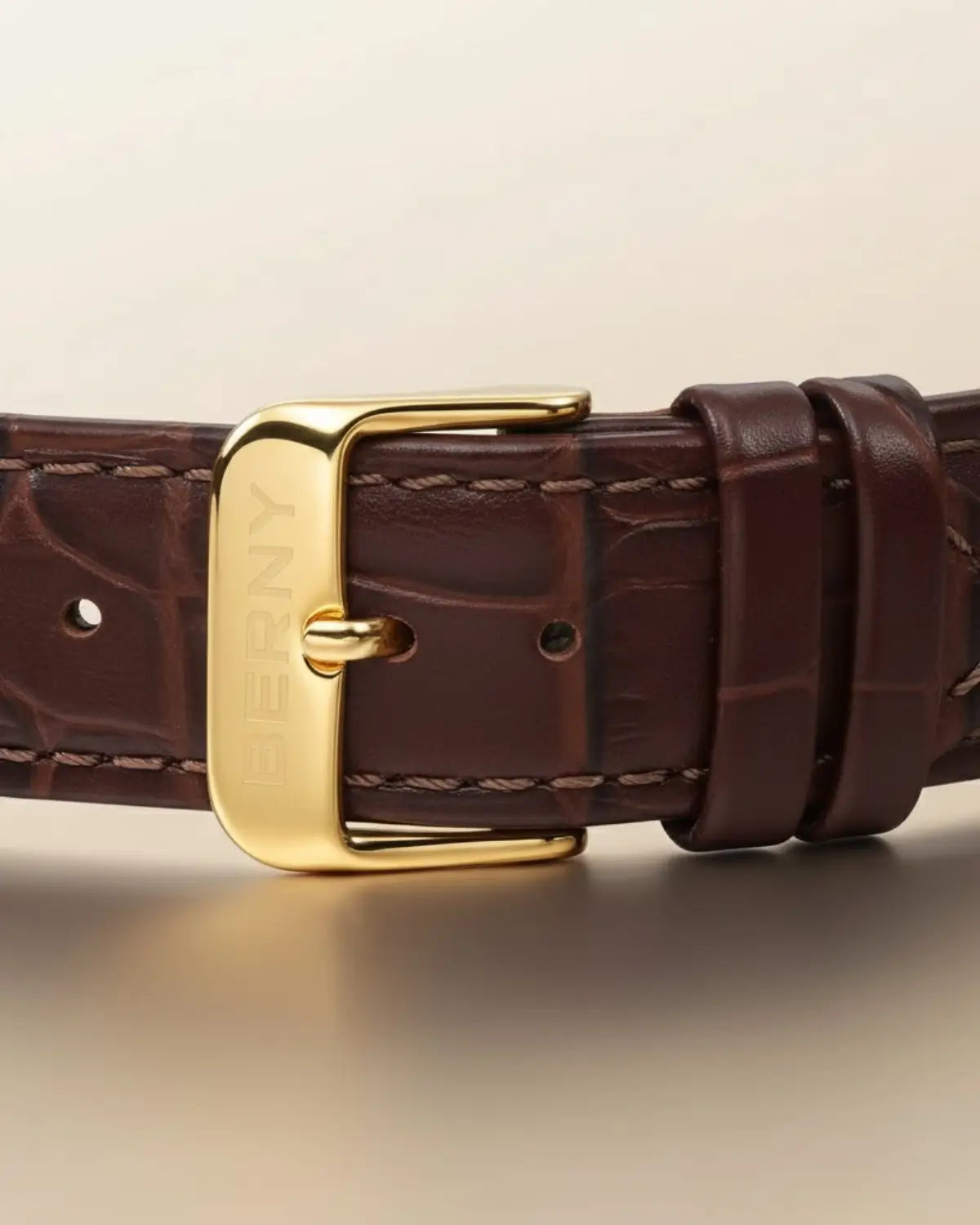 Fecho dourado da pulseira marrom do Relógio Masculino Pulseira de Couro Monarch Blue